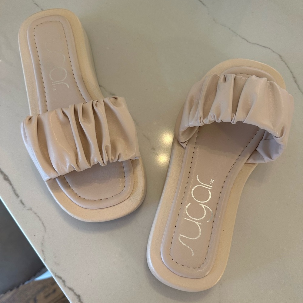 Women’s Sandal
Sugar Mambo Ruched Slide Sandals